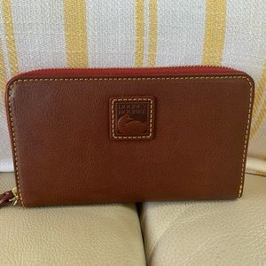 Dooney & Bourke Florentine Sm Zip Around Wallet